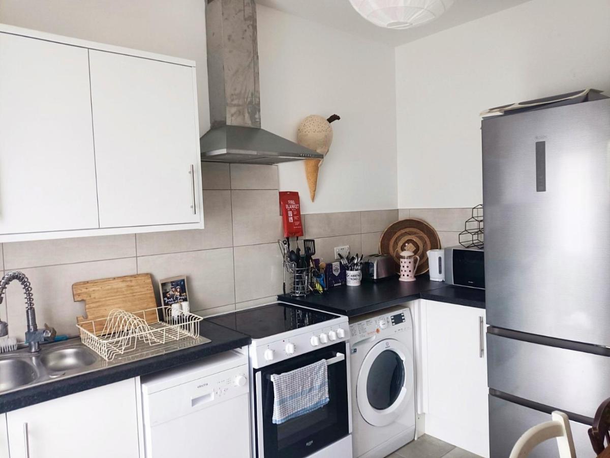 Stylish 2-Bed Flat, Quick Access To London Sights Apartment Luaran gambar
