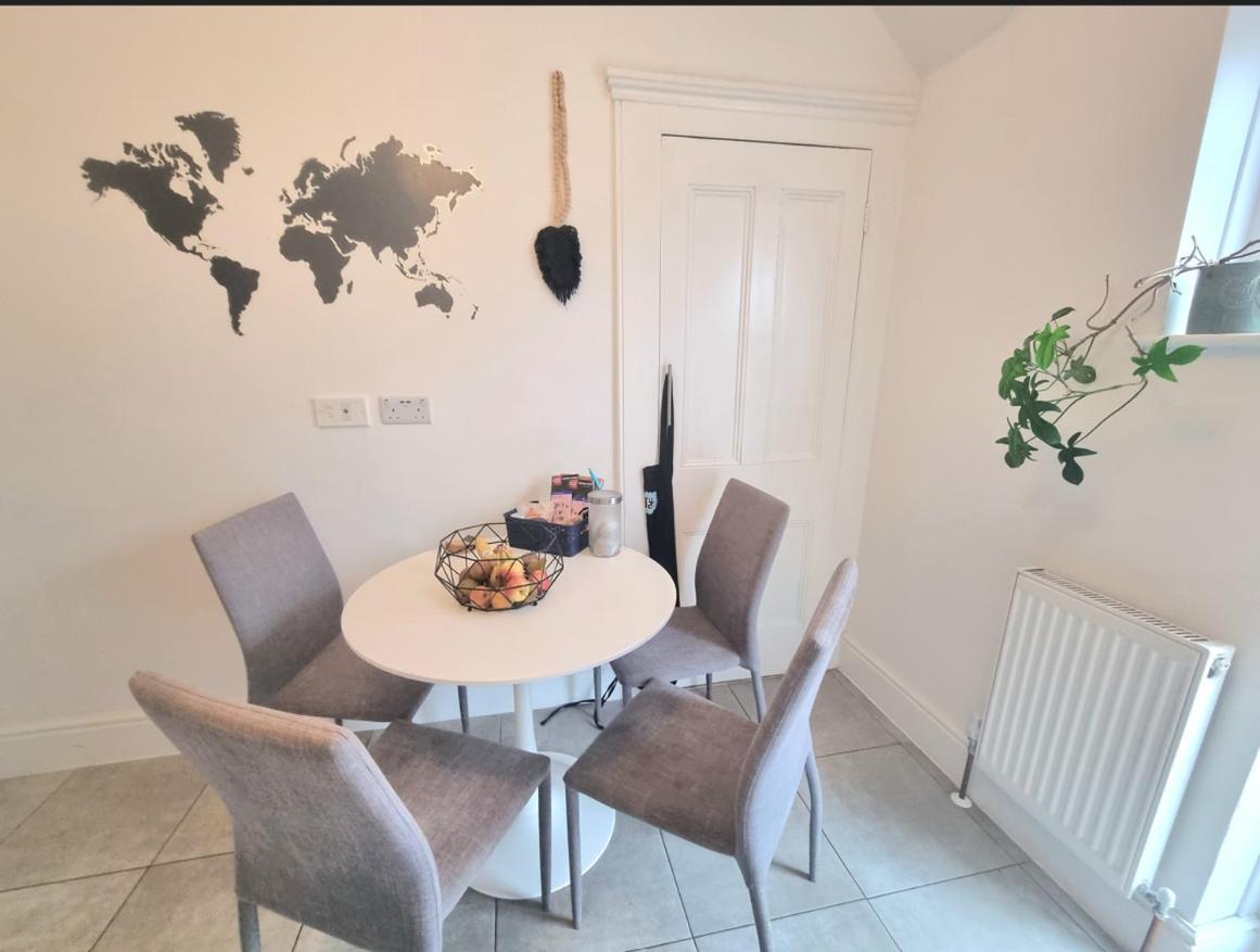 Stylish 2-Bed Flat, Quick Access To London Sights Apartment Luaran gambar