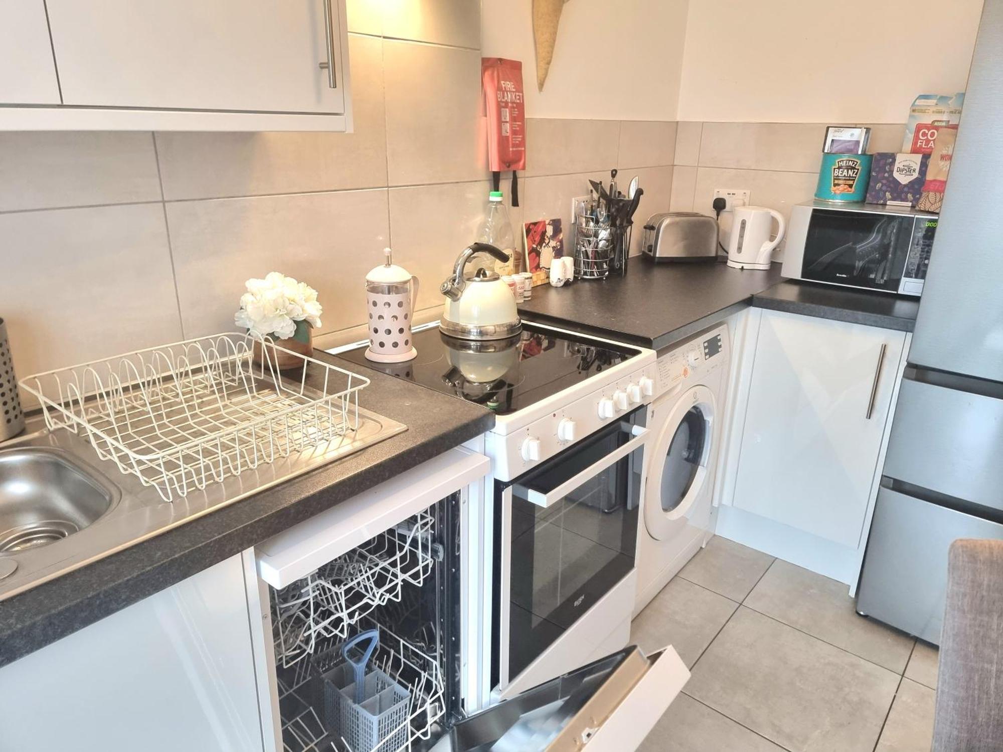 Stylish 2-Bed Flat, Quick Access To London Sights Apartment Luaran gambar